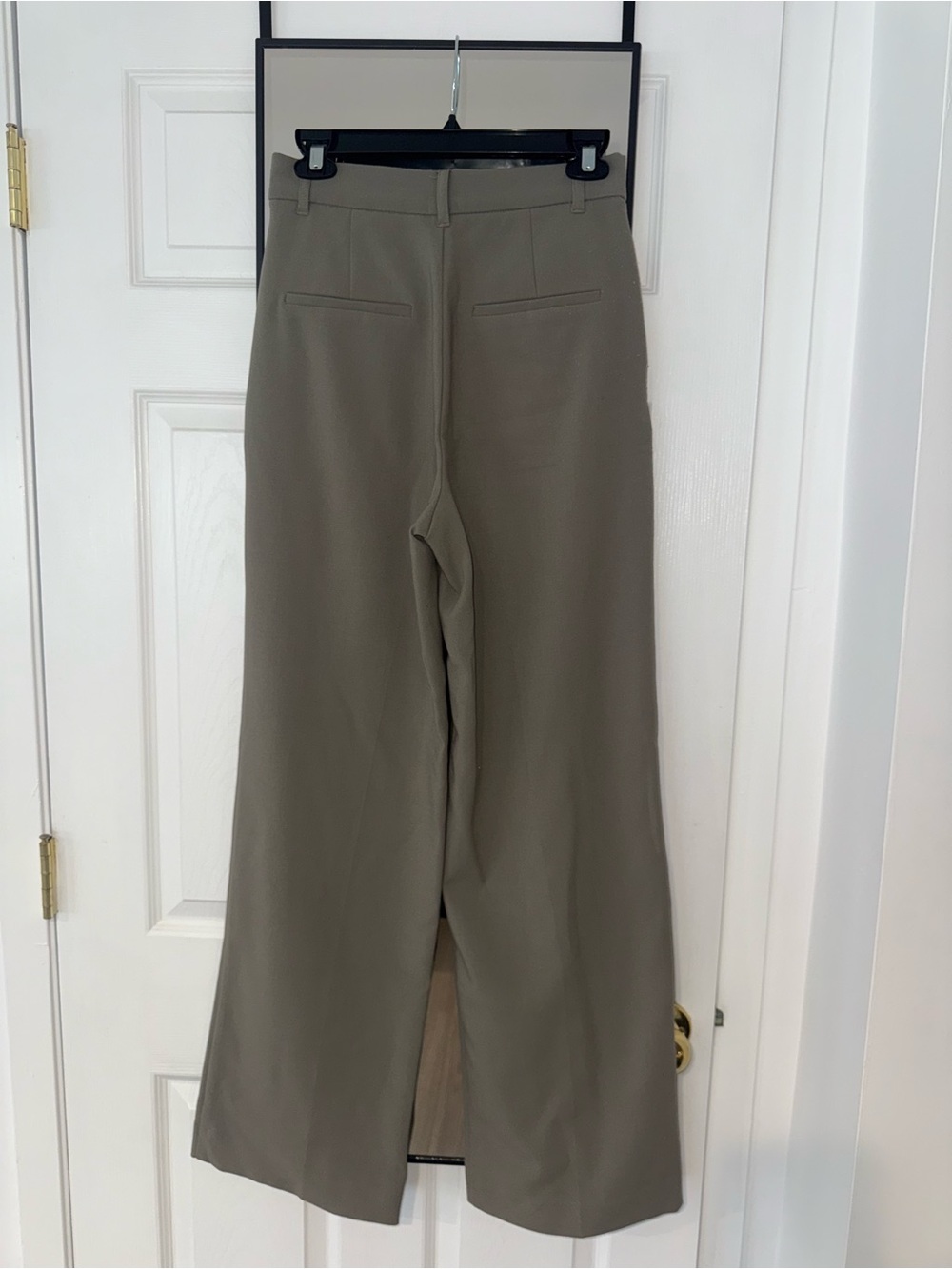 Zara women’s Wide-Leg pants in Olive - Picture 4 of 7